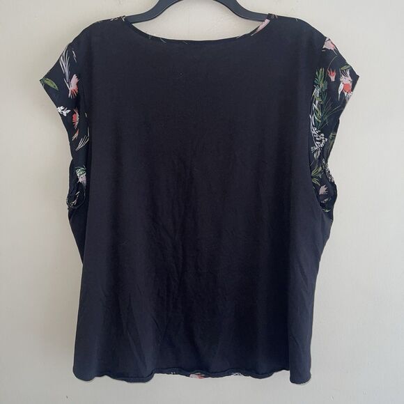 Van Heusen Floral Top Womens Plus Size XXL Mix Media Flowy Black Short Sleeves - Picture 3 of 7